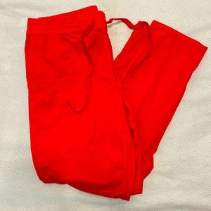 Red Old Navy cropped pants, size 8.